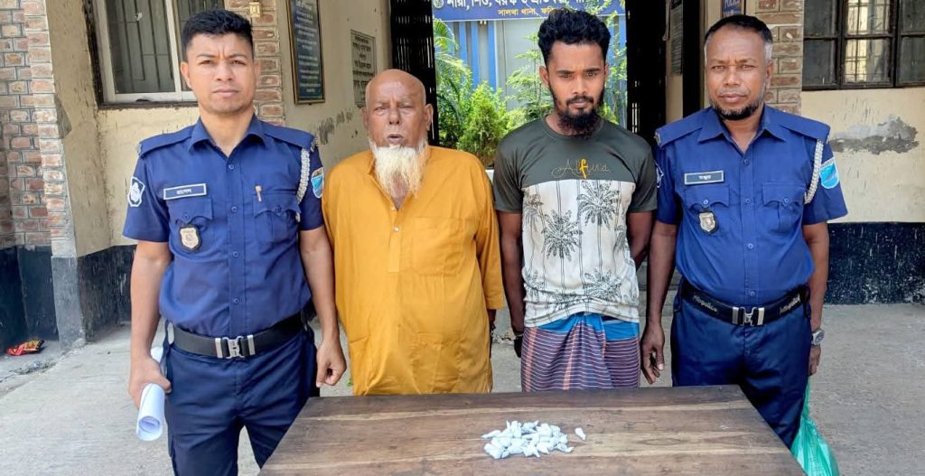 সালথা থানা পুলিশ মাদকদ্রব্যসহ অভিযানে গ্রেফতারকৃতদের আটকের ছবি